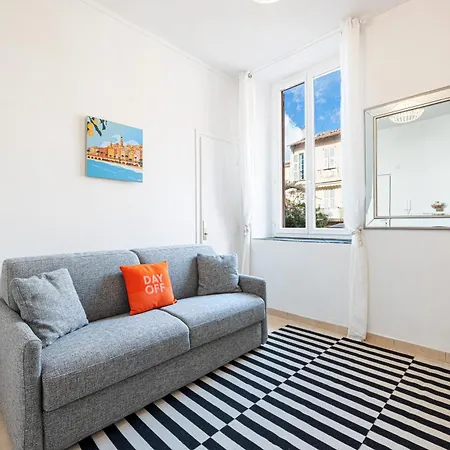 Appartement Felix Faure - Lumineux En Centre-ville Menton