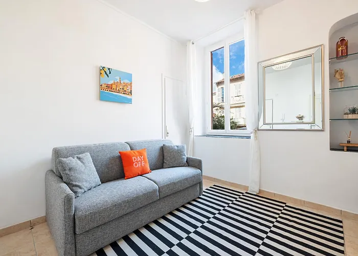 Apartment Felix Faure - Lumineux En Centre-ville Menton